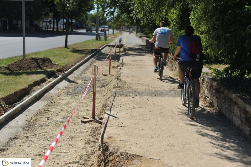 Járdafelújítás a Sóstói úton