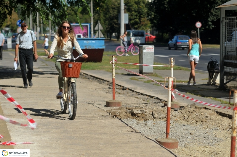 Járdafelújítás a Sóstói úton