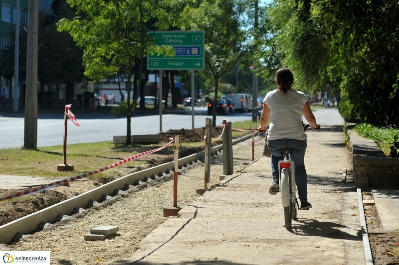 Járdafelújítás a Sóstói úton