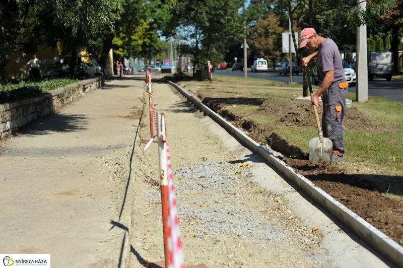Járdafelújítás a Sóstói úton