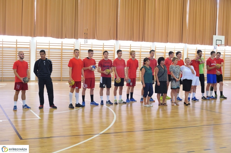 Tornacsarnokot adtak át