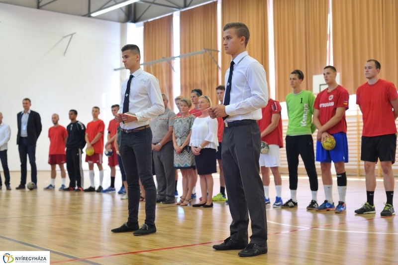 Tornacsarnokot adtak át