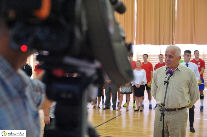 Tornacsarnokot adtak át