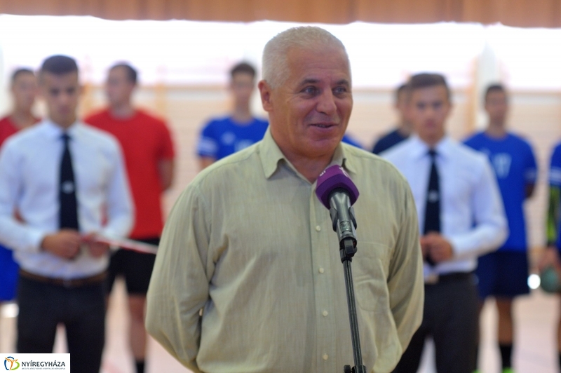 Tornacsarnokot adtak át