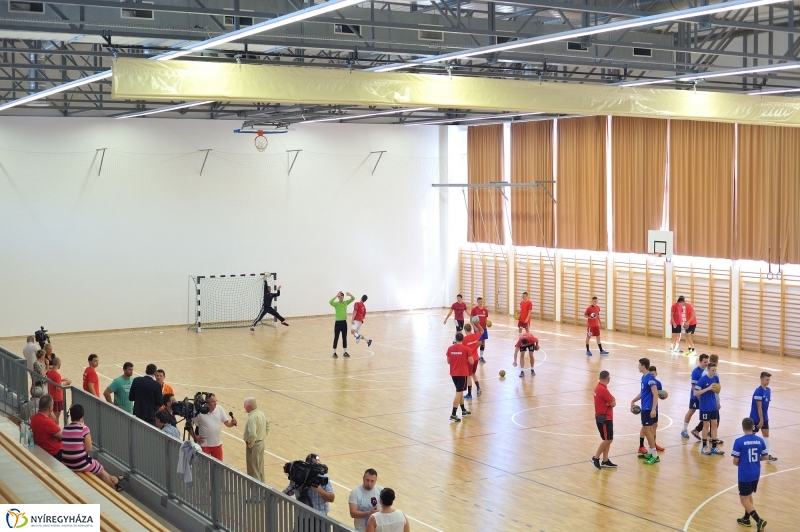 Tornacsarnokot adtak át