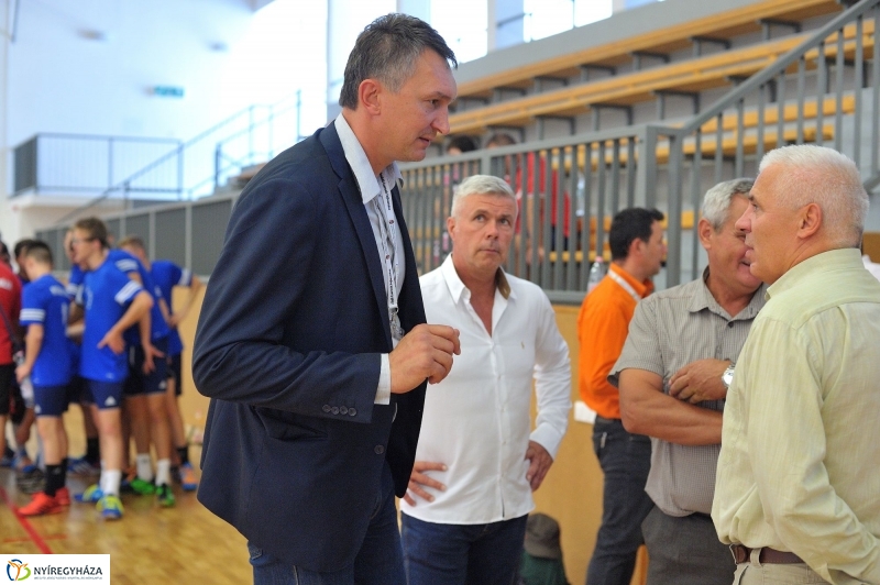 Tornacsarnokot adtak át