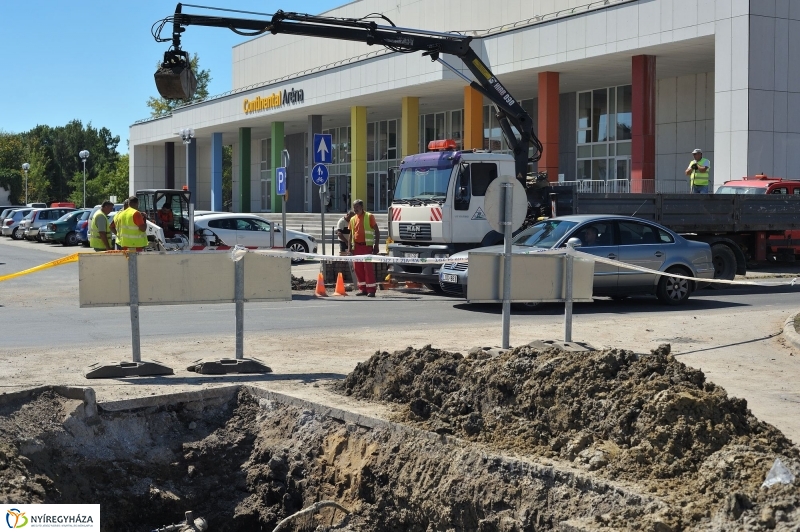 Elkezdődött a beruházás a Szegfű utcán IV