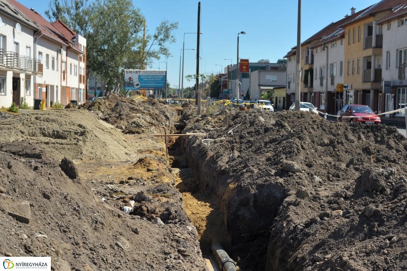 Elkezdődött a beruházás a Szegfű utcán IV