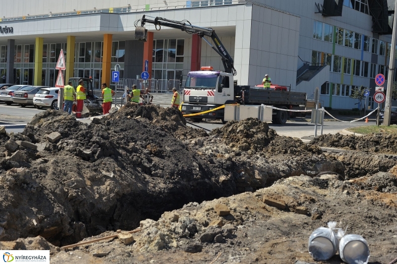 Elkezdődött a beruházás a Szegfű utcán IV