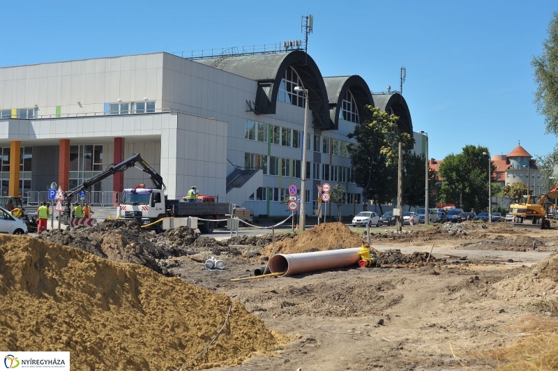 Elkezdődött a beruházás a Szegfű utcán IV