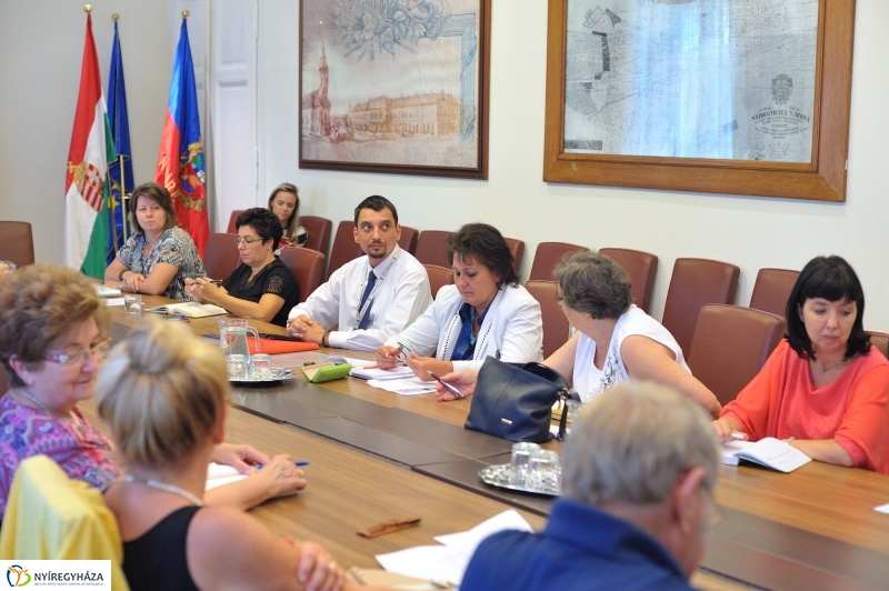 Ülésezett az Idősügyi Tanács 20160831