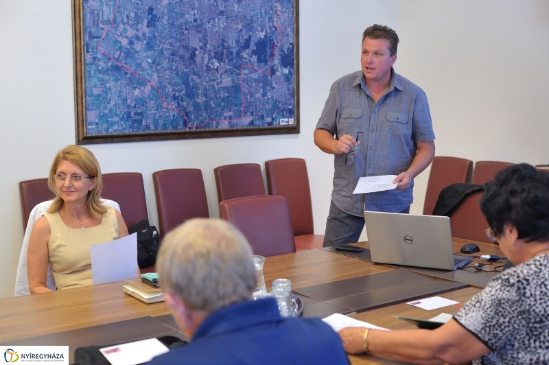 Ülésezett az Idősügyi Tanács 20160831