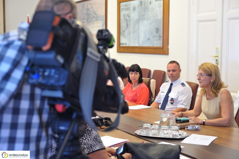 Ülésezett az Idősügyi Tanács 20160831