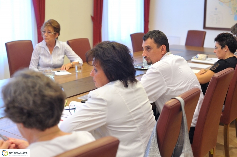 Ülésezett az Idősügyi Tanács 20160831