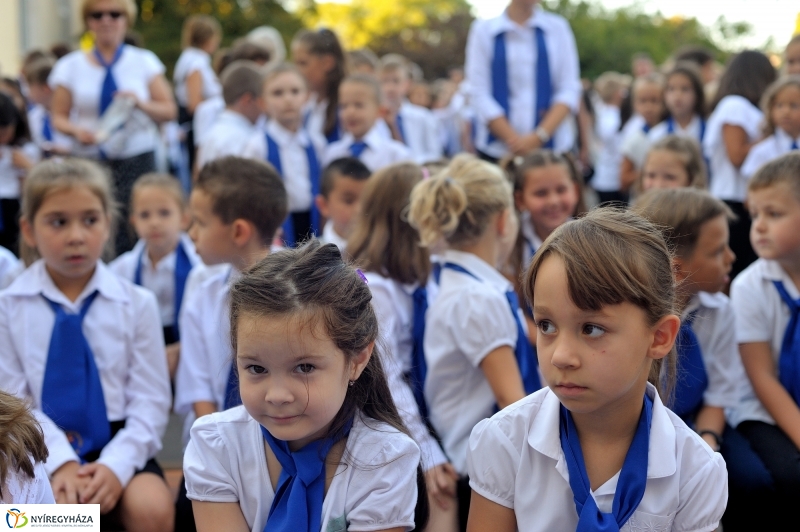 Tanévnyitó ünnepség az Apáczai iskolában