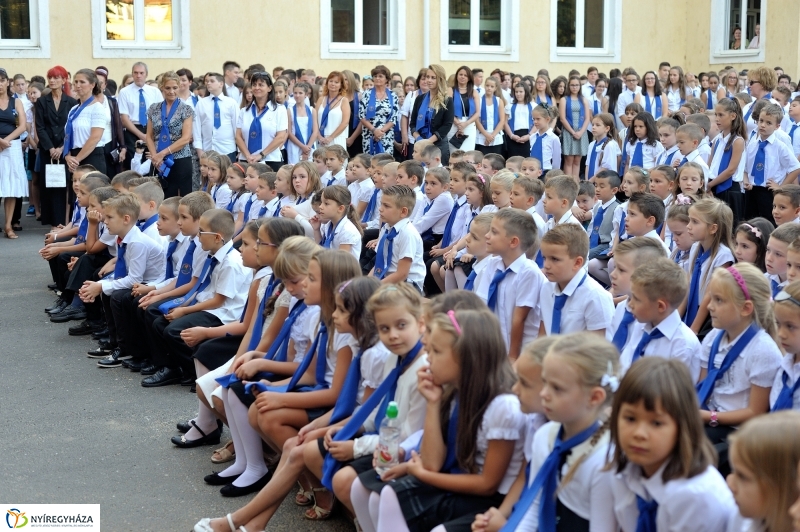 Tanévnyitó ünnepség az Apáczai iskolában