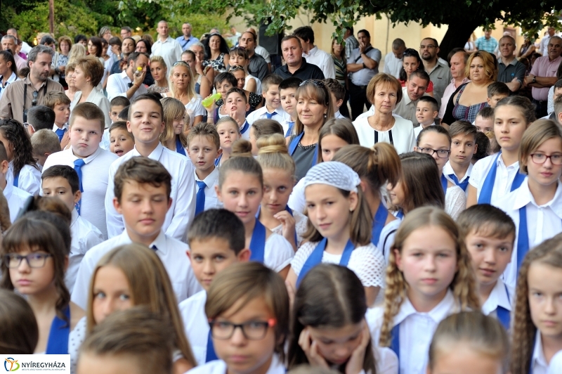 Tanévnyitó ünnepség az Apáczai iskolában