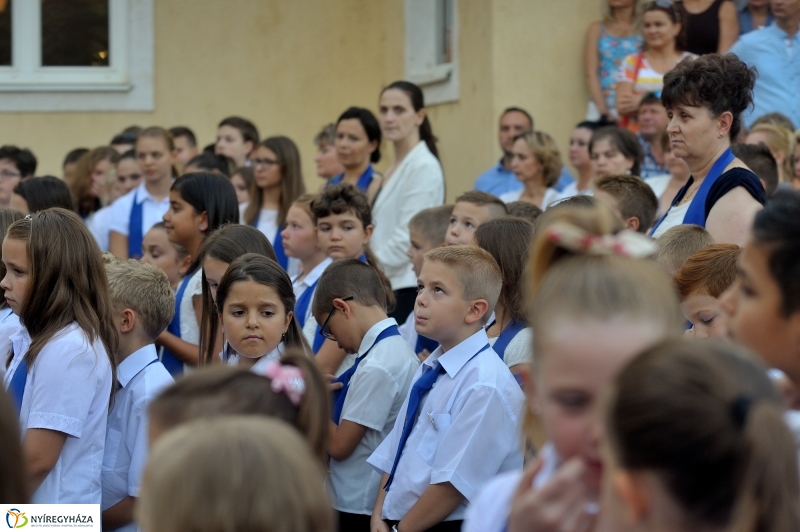 Tanévnyitó ünnepség az Apáczai iskolában
