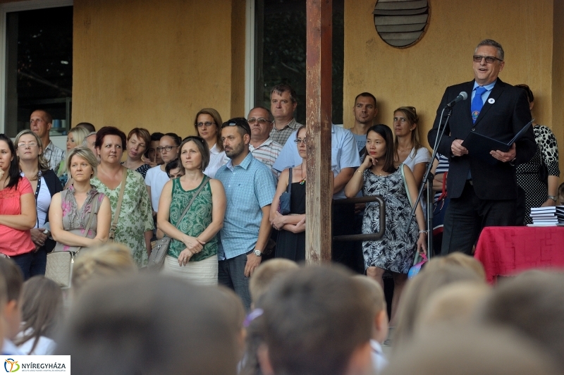 Tanévnyitó ünnepség az Apáczai iskolában
