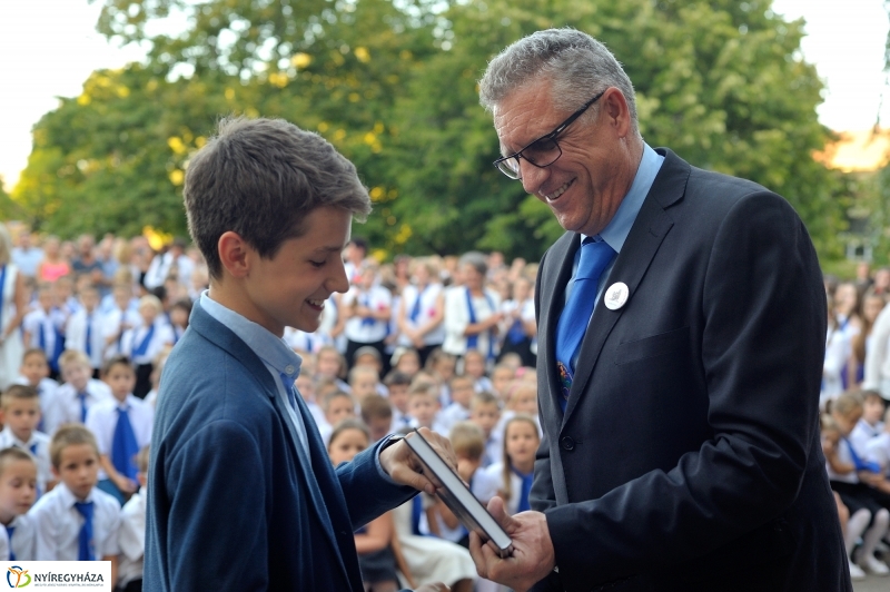 Tanévnyitó ünnepség az Apáczai iskolában