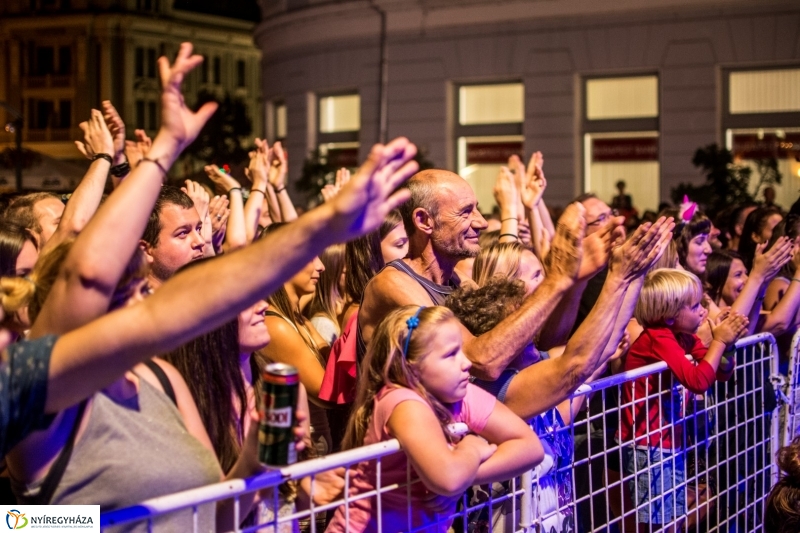 Péterfy Bori & LOVE BAND