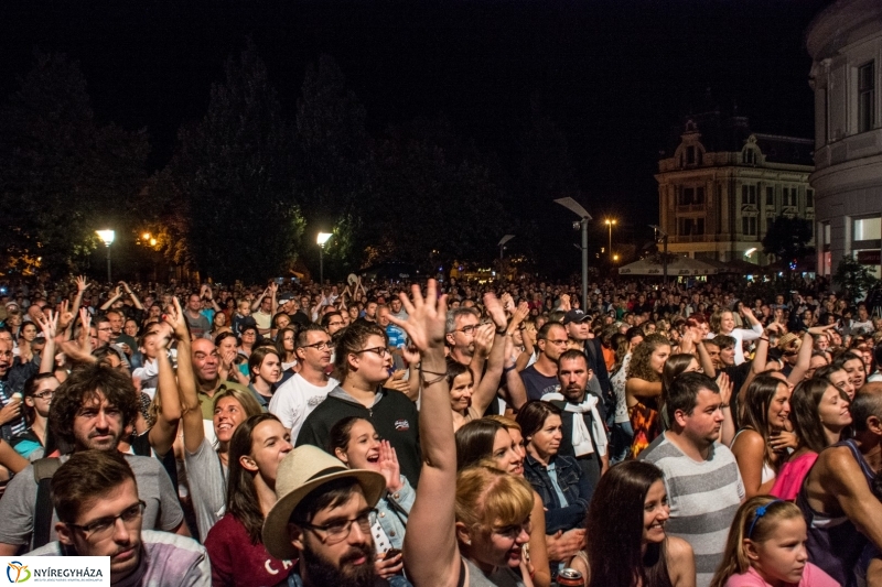 Péterfy Bori & LOVE BAND