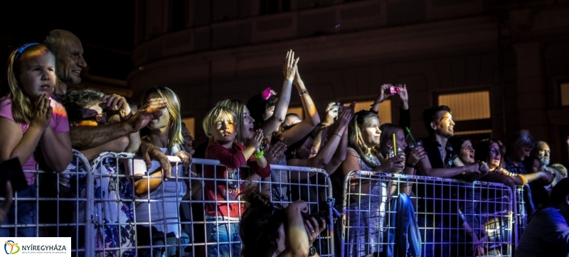 Péterfy Bori & LOVE BAND