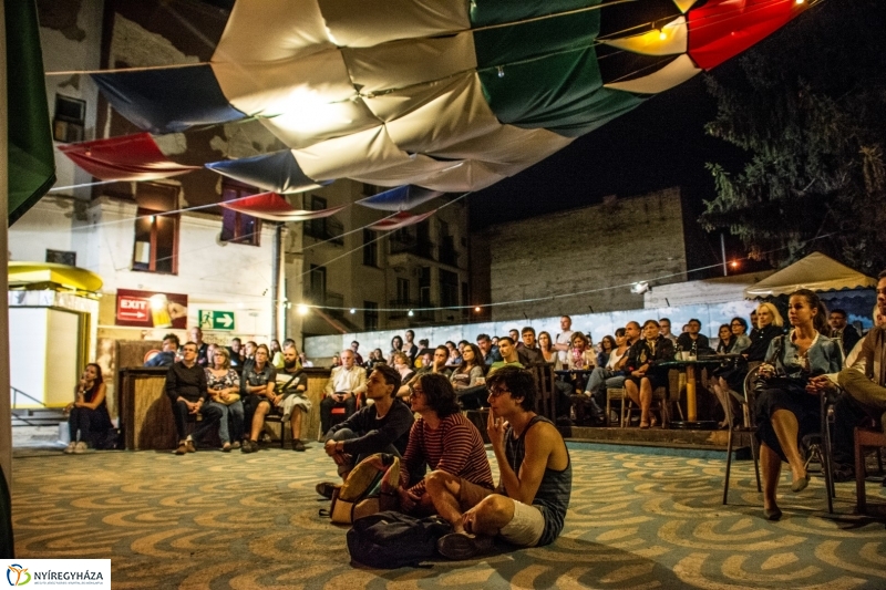 Palya Bea a Móricz Kertben