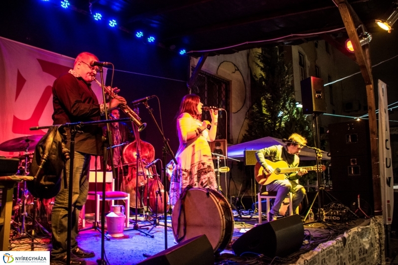 Palya Bea a Móricz Kertben