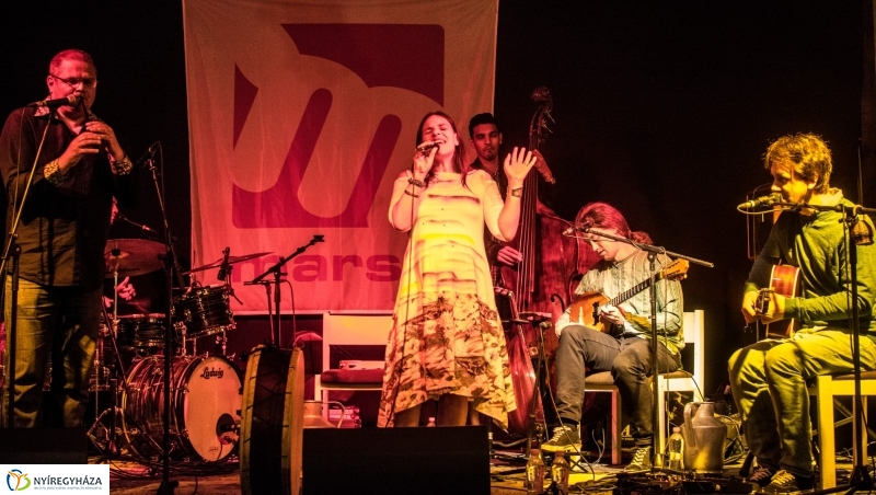 Palya Bea a Móricz Kertben