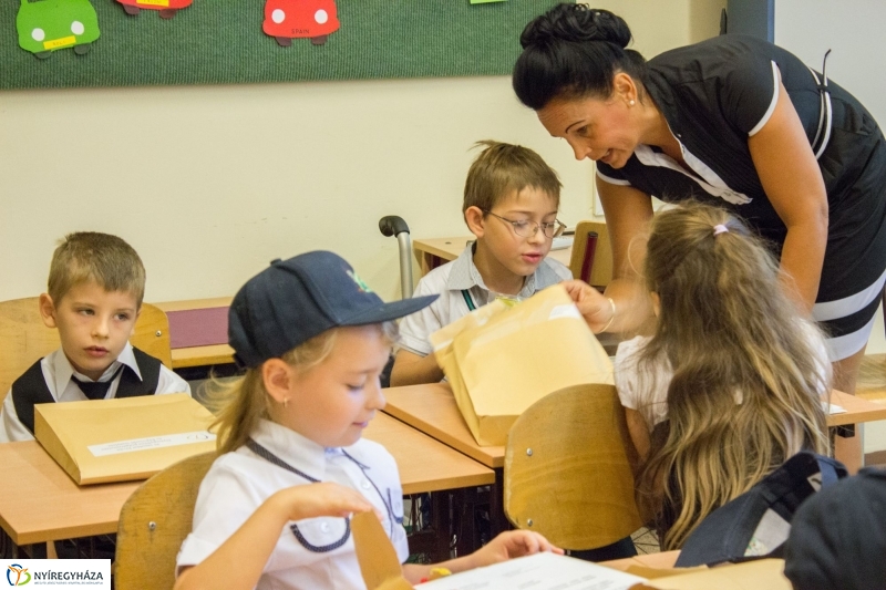 Ajándék tanszercsomag az önkormányzattól