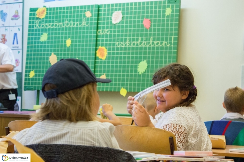 Ajándék tanszercsomag az önkormányzattól