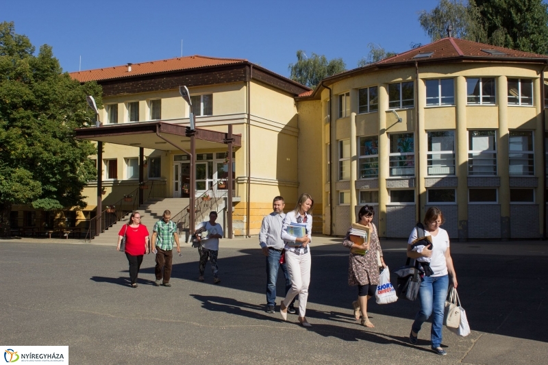 Ajándék tanszercsomag az önkormányzattól