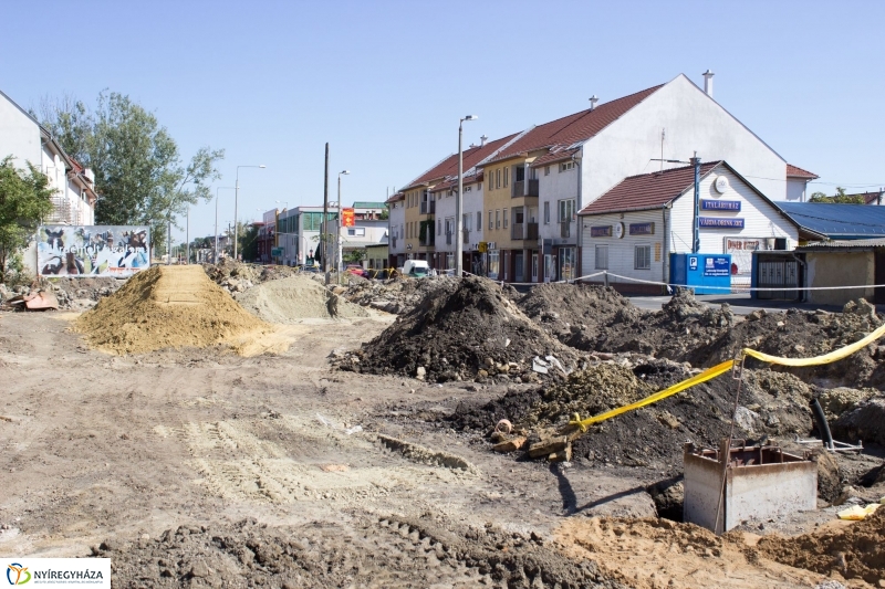Elkezdődött a beruházás a Szegfű utcán V