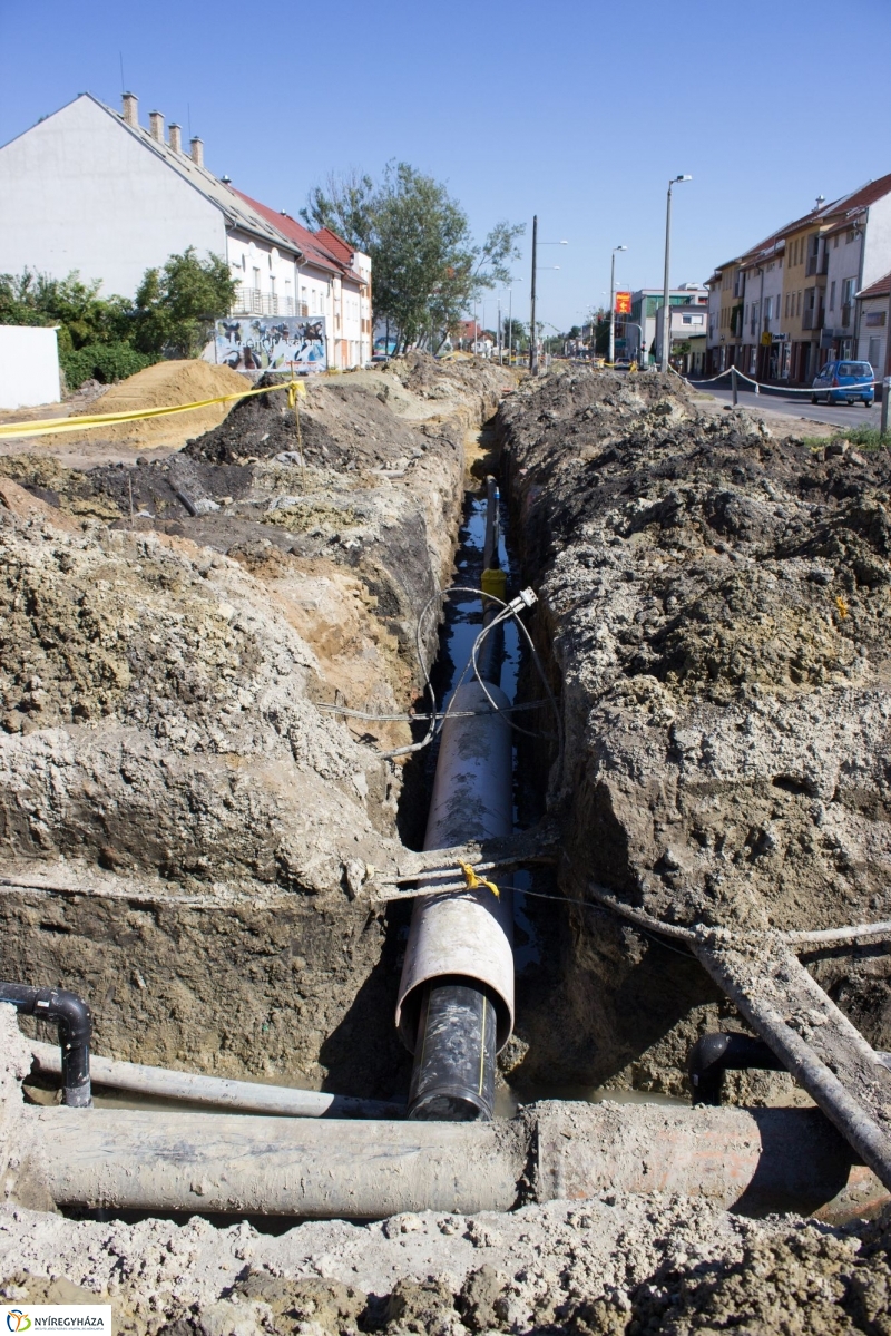 Elkezdődött a beruházás a Szegfű utcán V