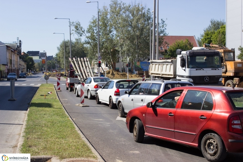 Elkezdődött a beruházás a Szegfű utcán V
