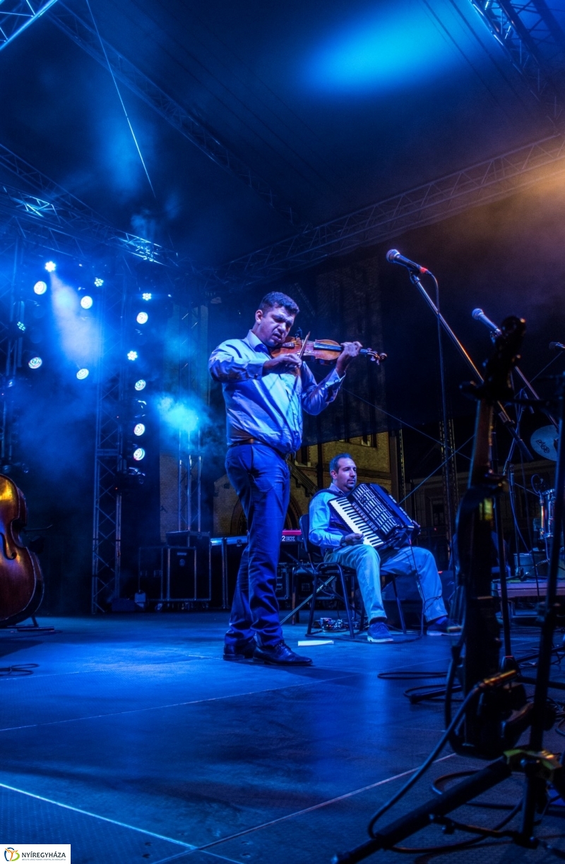 Budapest Bár koncert a VIDOR Fesztiválon