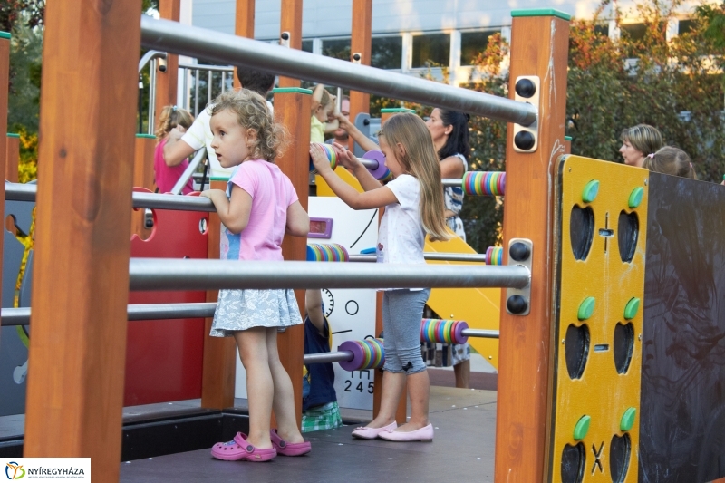 Népszerű az integrált játszótér