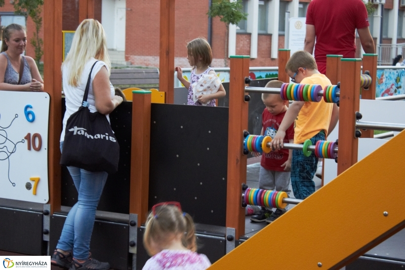 Népszerű az integrált játszótér