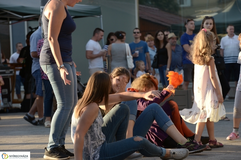 Színpadon a Folkfusion Band