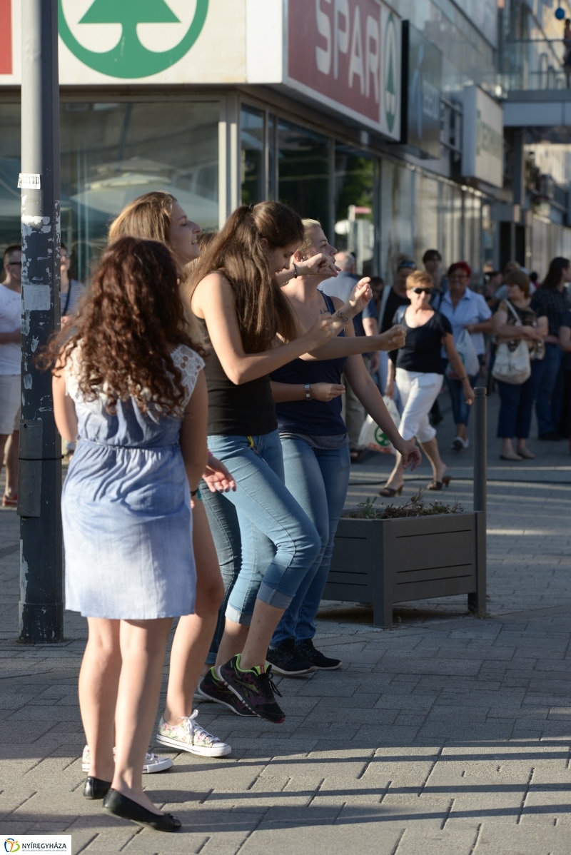 Színpadon a Folkfusion Band