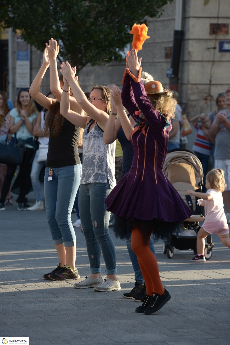 Színpadon a Folkfusion Band