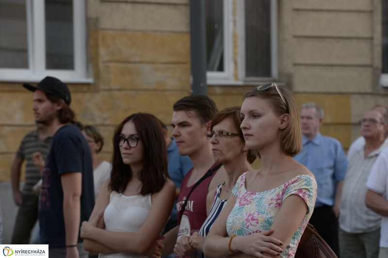 Színpadon a Folkfusion Band