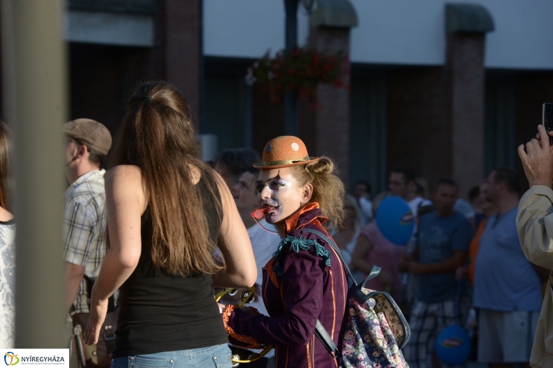 Színpadon a Folkfusion Band