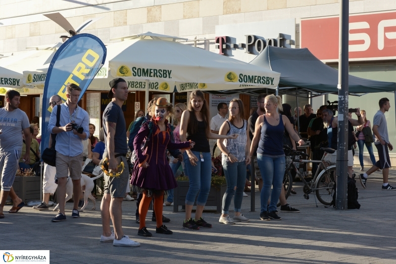 Színpadon a Folkfusion Band