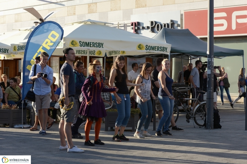 Színpadon a Folkfusion Band