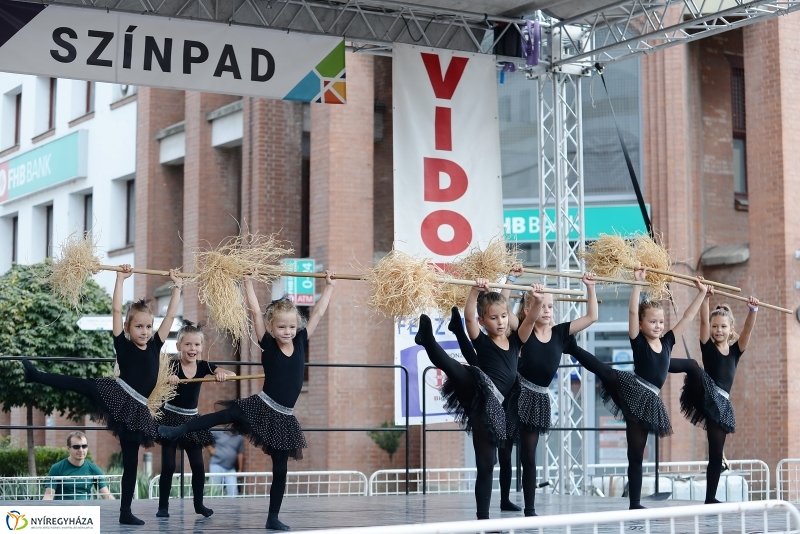 RE-flex a Korzó színpadán