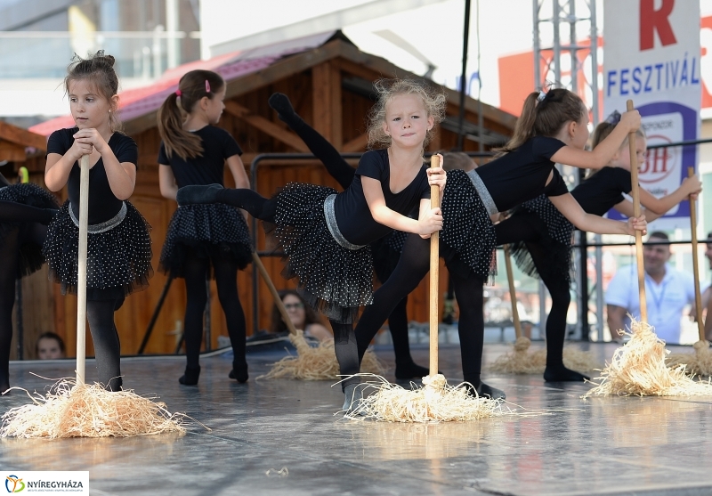 RE-flex a Korzó színpadán