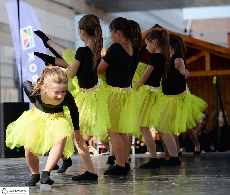 RE-flex a Korzó színpadán