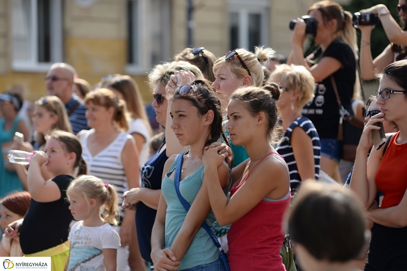 RE-flex a Korzó színpadán